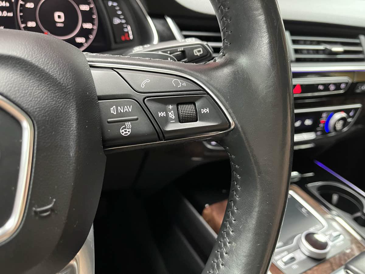 Used 2018 Audi Q7 3.0T Prestige w/ Prestige Package AWD/4WD image 11
