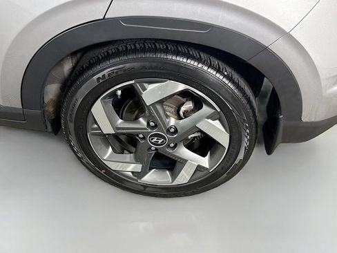 Certified 2023 Hyundai Venue SEL FWD image 35