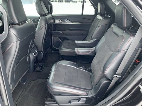 Used 2025 Ford Explorer ST image 21