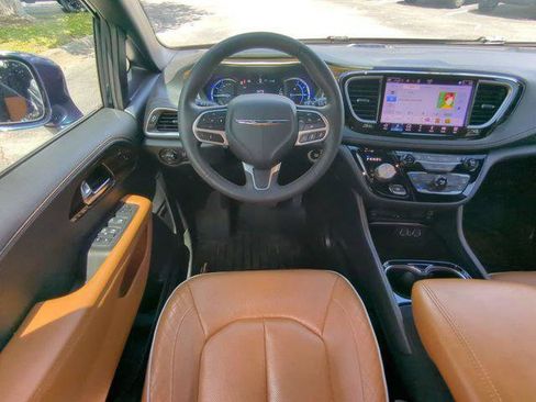 Certified 2022 Chrysler Pacifica Pinnacle FWD image 19