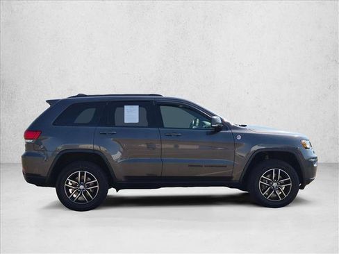 Used 2017 Jeep Grand Cherokee Trailhawk AWD/4WD image 4