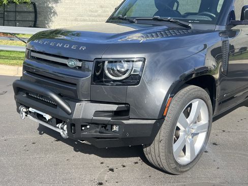 Used 2021 Land Rover Defender 90 X-Dynamic S image 32