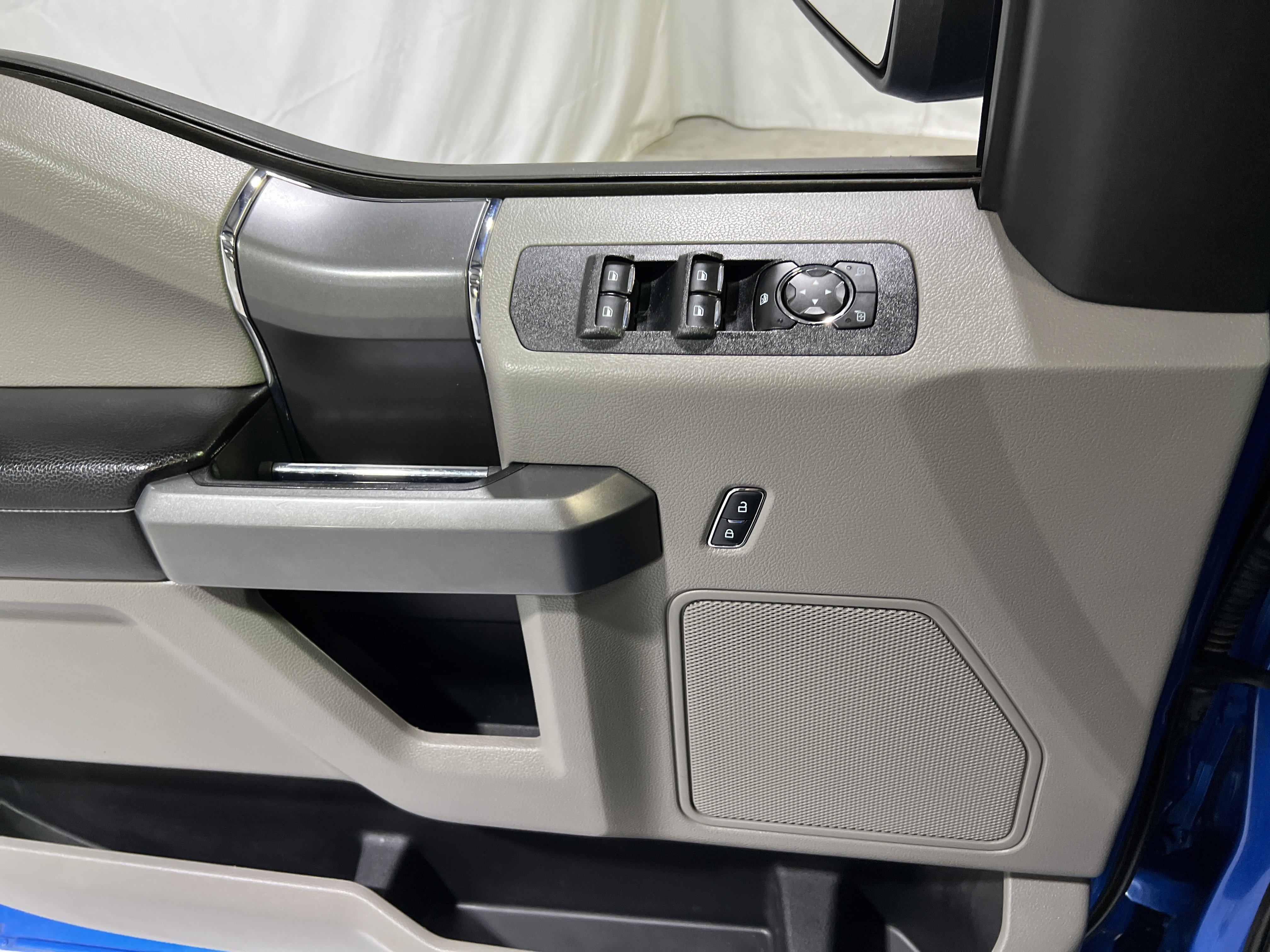 Used 2019 Ford F150 XLT w/ Equipment Group 302A Luxury AWD/4WD image 23