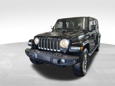 Used 2021 Jeep Wrangler Unlimited Sahara w/ Uconnect 4C Nav & Sound Group AWD/4WD image 35