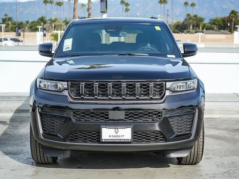 New 2026 Jeep Grand Cherokee Altitude image 3