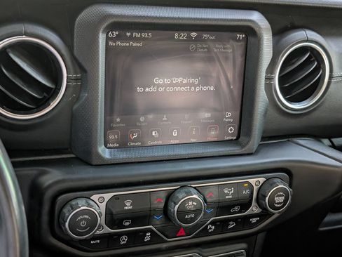 Used 2020 Jeep Wrangler Unlimited Sahara AWD/4WD image 25
