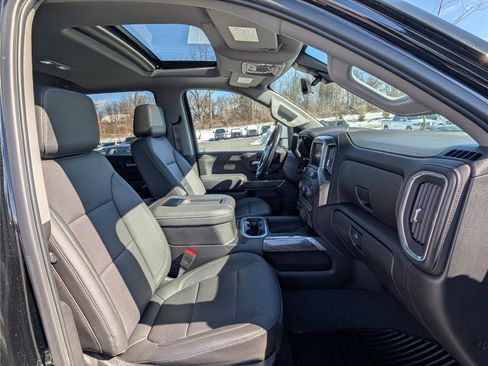 Used 2022 Chevrolet Silverado 2500 LTZ w/ LTZ Plus Package image 11