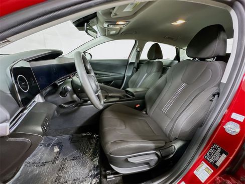 Used 2024 Hyundai Elantra SEL image 15