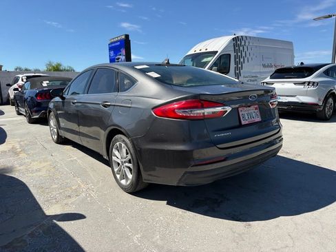 Used 2019 Ford Fusion SE FWD image 5