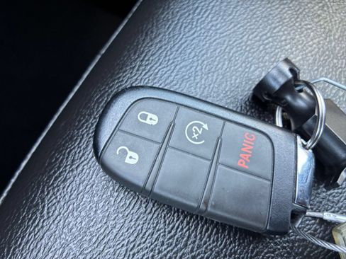 Used 2025 Jeep Compass Limited AWD/4WD image 24