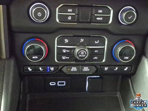 Certified 2023 Chevrolet Suburban High Country AWD/4WD image 17