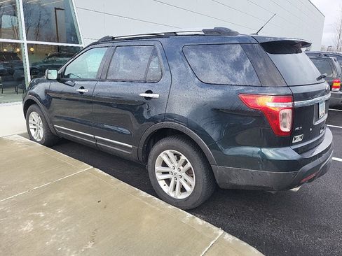 Used 2014 Ford Explorer XLT w/ Equipment Group 202A image 2