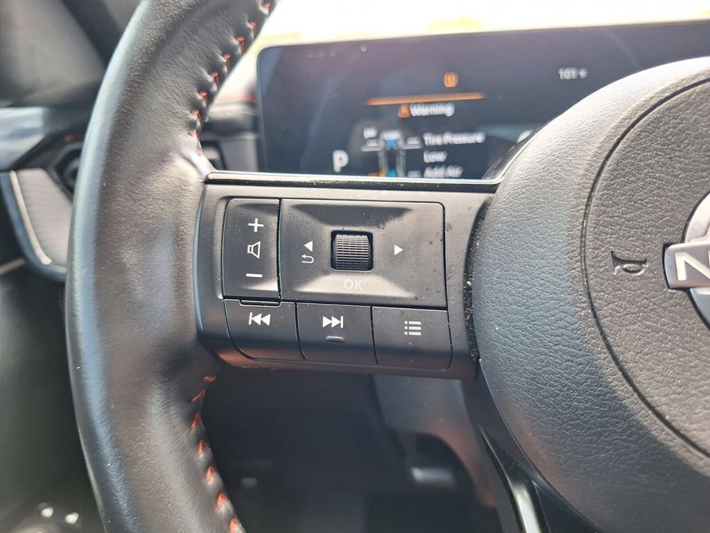 Used 2025 Nissan Kicks SR w/ SR Premium Package FWD image 16