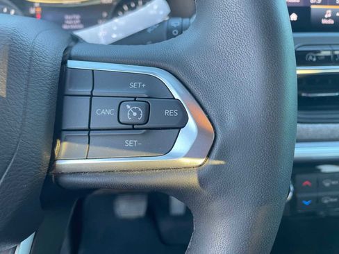 Used 2024 Jeep Compass Latitude image 15