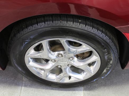 Used 2017 Chrysler Pacifica Limited w/ UConnect Theater Package image 36