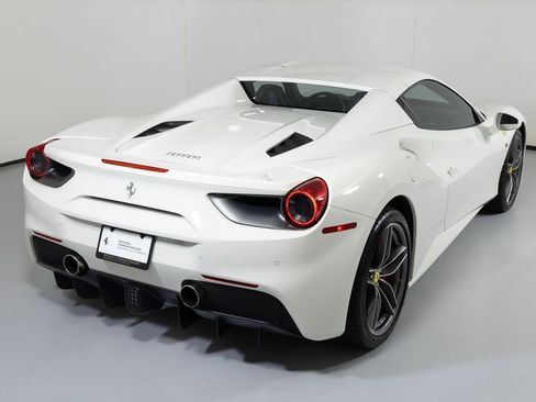 Used 2016 Ferrari 488 Spider image 19