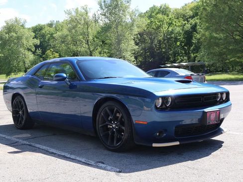 Used 2021 Dodge Challenger GT RWD image 4