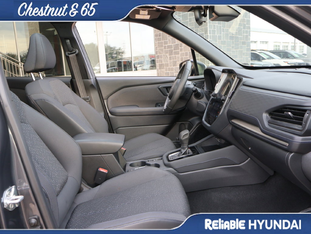 Used 2025 Subaru Forester Premium AWD/4WD image 9