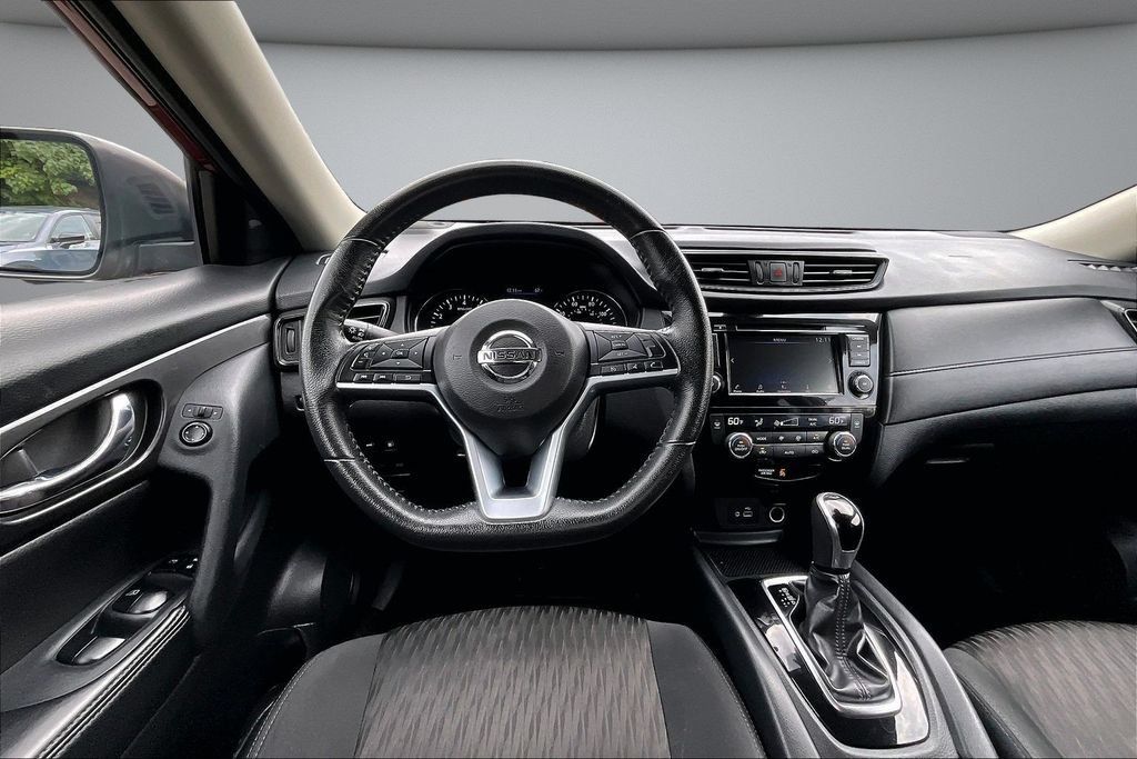 Used 2020 Nissan Rogue SV AWD/4WD image 8