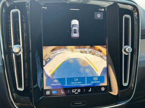 Used 2025 Volvo XC40 B5 Core w/ Protection Package Premier image 31