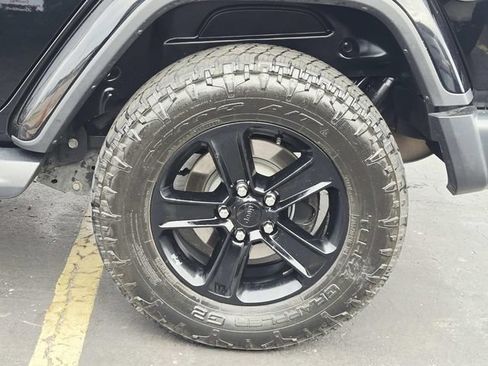 Used 2020 Jeep Wrangler Unlimited Sahara AWD/4WD image 18