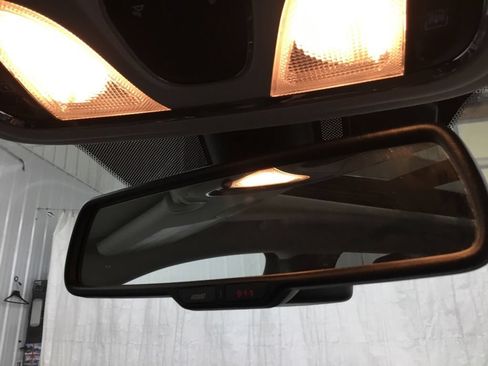 Used 2018 Jeep Cherokee Overland AWD/4WD image 33