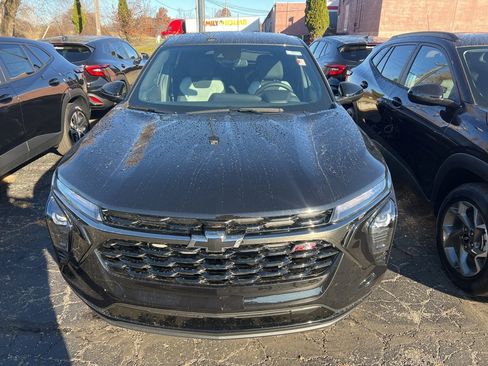 New 2026 Chevrolet Trax RS image 2