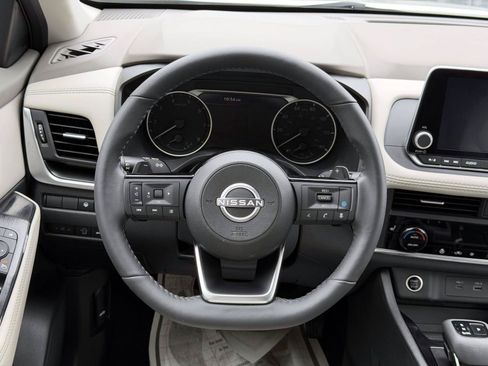 Used 2023 Nissan Rogue SV w/ SV Premium B Package AWD/4WD image 12