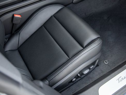 Used 2025 Porsche Taycan 4 Cross Turismo image 39