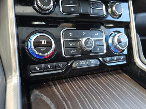 Used 2024 GMC Yukon XL Denali w/ Denali Reserve Package image 28