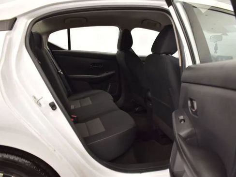 Used 2025 Nissan Sentra SV FWD image 17