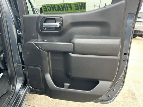 Used 2020 Chevrolet Silverado 1500 Custom w/ Custom Value Package image 15