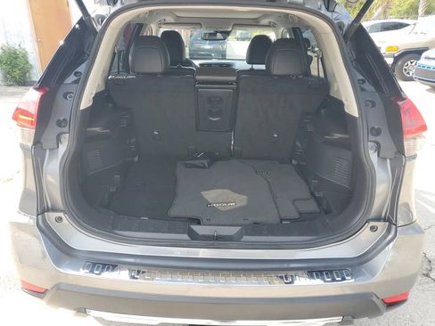 Used 2018 Nissan Rogue SL w/ Premium Package FWD image 13