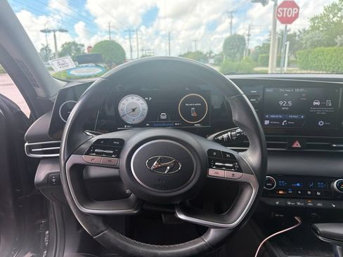 Used 2021 Hyundai Elantra SEL w/ Convenience + Premium Package FWD image 22