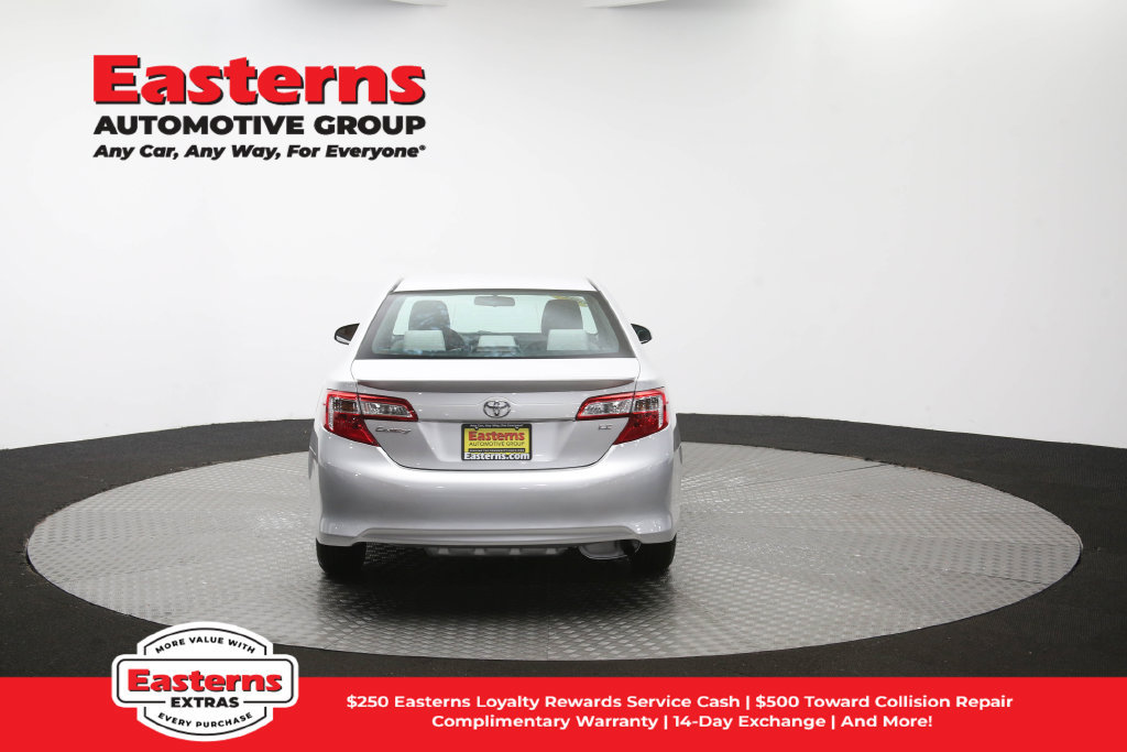 Used 2014 Toyota Camry LE FWD image 38