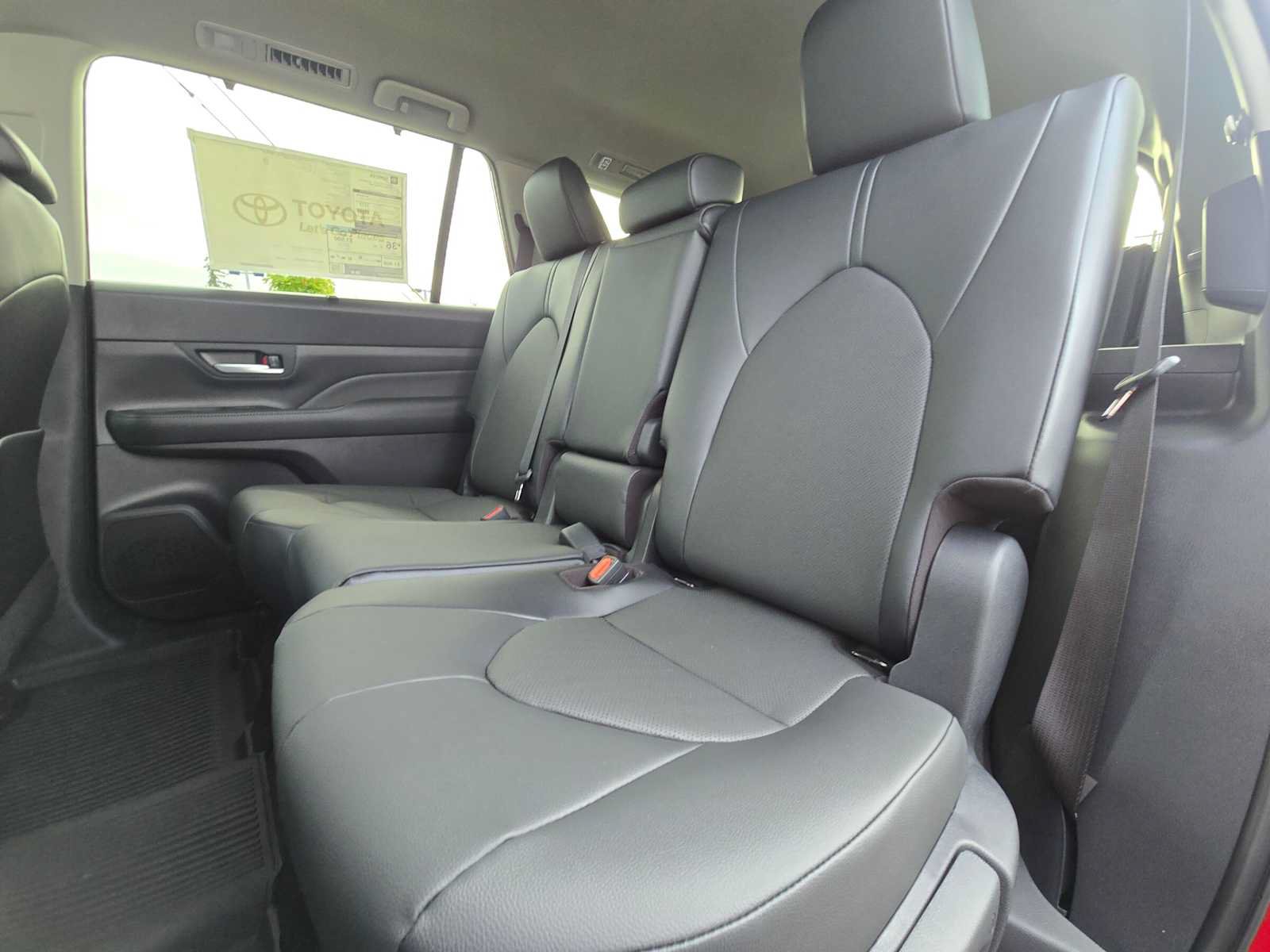 New 2026 Toyota Grand Highlander XLE FWD image 17