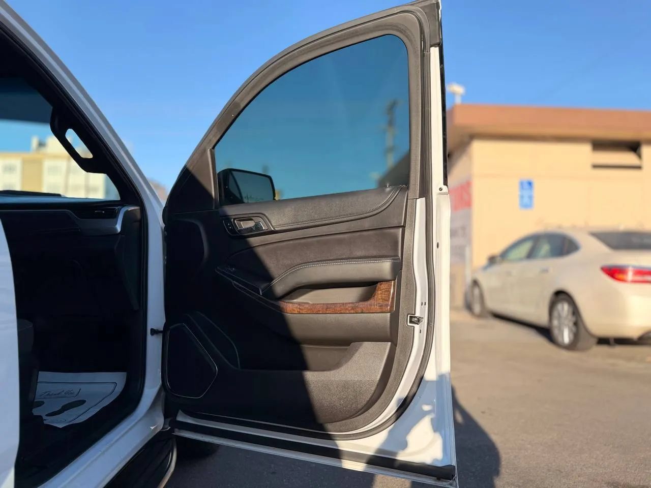 Used 2018 Chevrolet Tahoe 4WD image 33