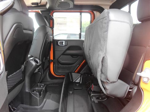 New 2025 Jeep Gladiator Sport image 14