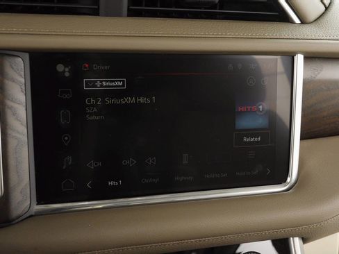 Used 2022 GMC Yukon XL Denali image 30