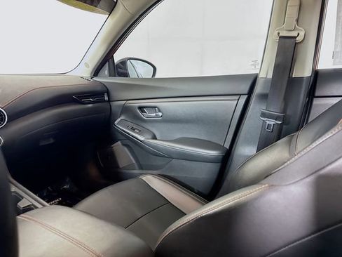 Used 2022 Nissan Sentra SR w/ SR Premium Package image 25