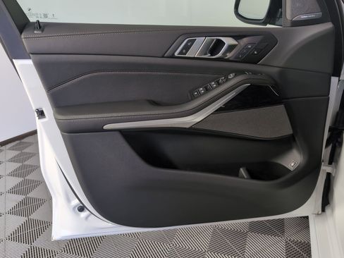 New 2026 BMW X5 xDrive50e w/ M Sport Package image 10