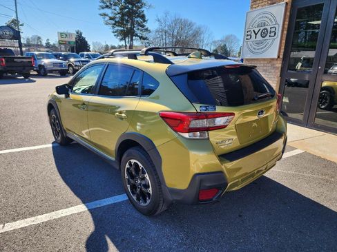 Used 2021 Subaru Crosstrek 2.0i Premium w/ Moonroof Package image 3