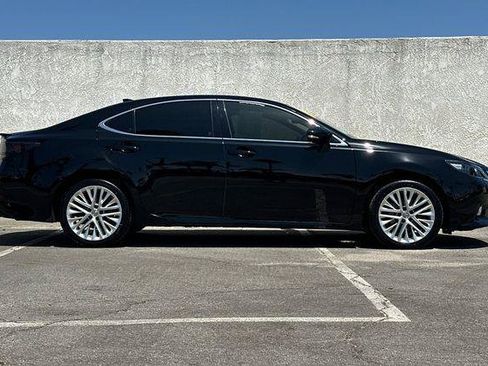 Used 2015 Lexus ES 350 w/ Premium Package FWD image 3