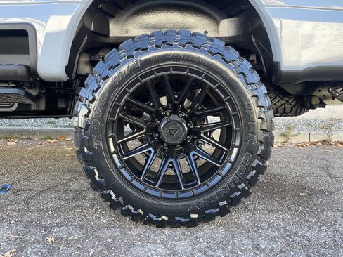 Used 2024 Ford F350 Platinum w/ Tremor Off-Road Package image 14