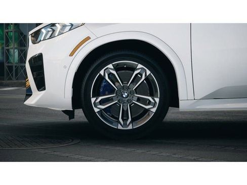 Used 2025 BMW X2 xDrive28i w/ Technology Package image 7