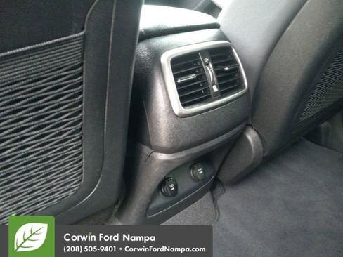 Used 2017 Kia Sorento LX w/ LX Convenience Package image 27