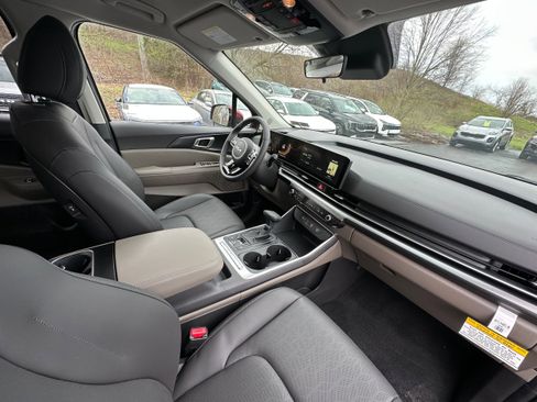 New 2026 Kia Carnival image 23
