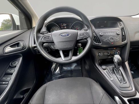 Used 2018 Ford Focus SE w/ Interior Protection Package FWD image 8