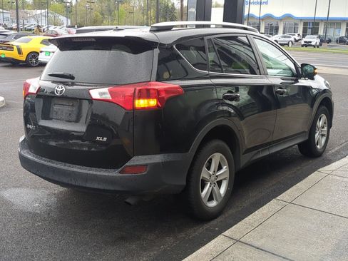 Used 2013 Toyota RAV4 XLE image 6