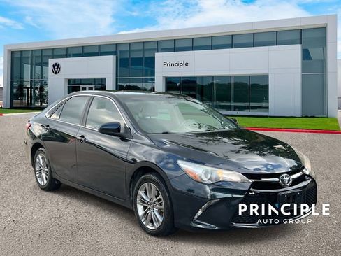Used 2016 Toyota Camry SE FWD image 3